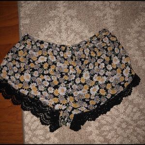 Super cute sunflower shorts